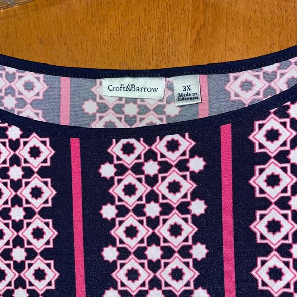 Croft & Barrow Womens 3X Geometric Print Tunic Top Button Detail Navy Pink - Picture 2 of 6